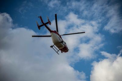 Affalterbach: Mann unter Traktor beim maehen eingeklemmt